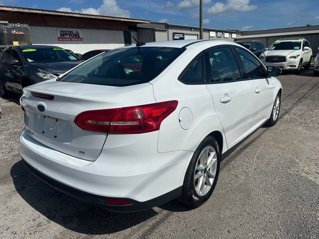 Used 2017 Ford Focus SE FWD image 6