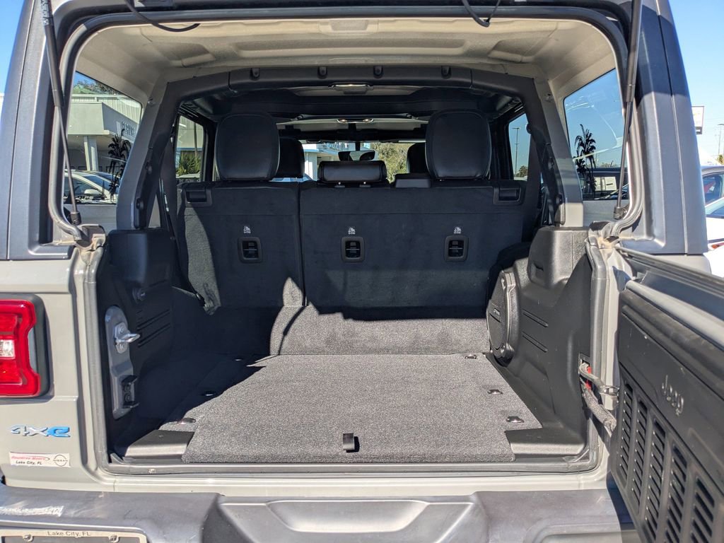 Used 2022 Jeep Wrangler Unlimited Sahara w/ Cold Weather Group image 12