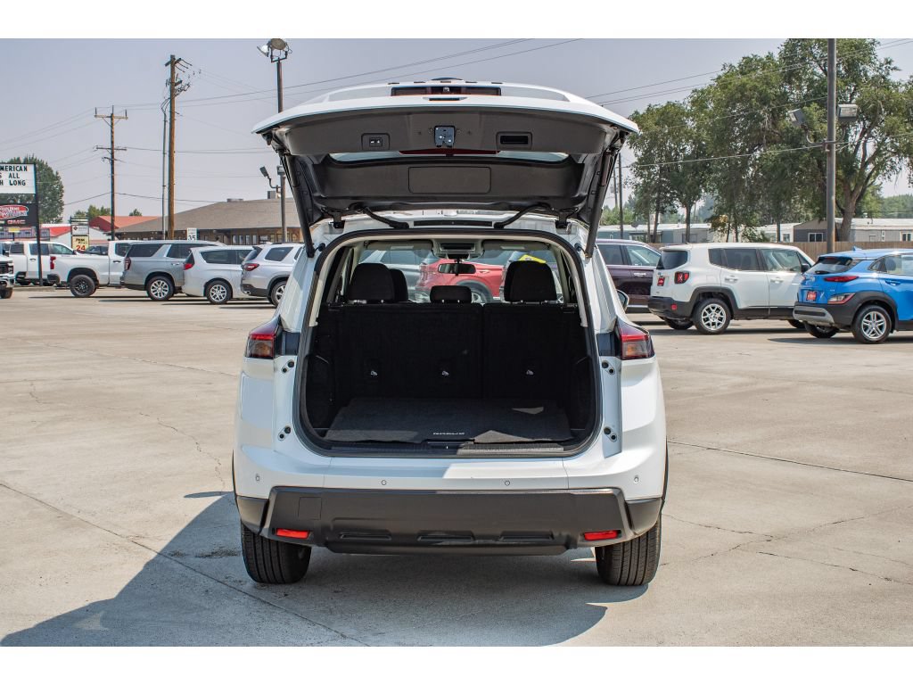Used 2024 Nissan Rogue SV AWD/4WD image 11