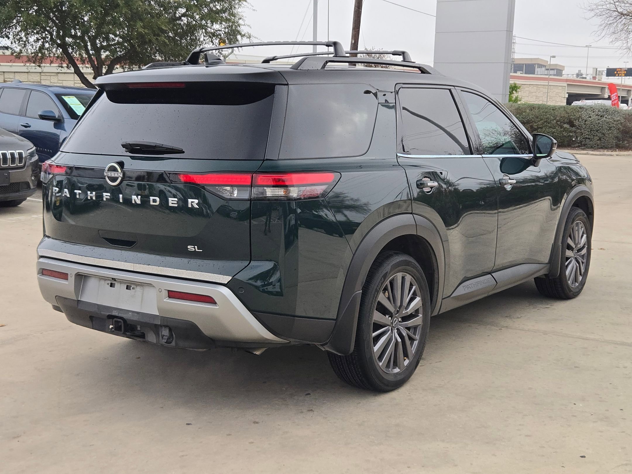 Certified 2023 Nissan Pathfinder SL w/ SL Premium Package image 3