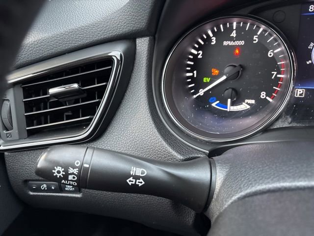 Used 2019 Nissan Rogue SV w/ Premium Package image 21