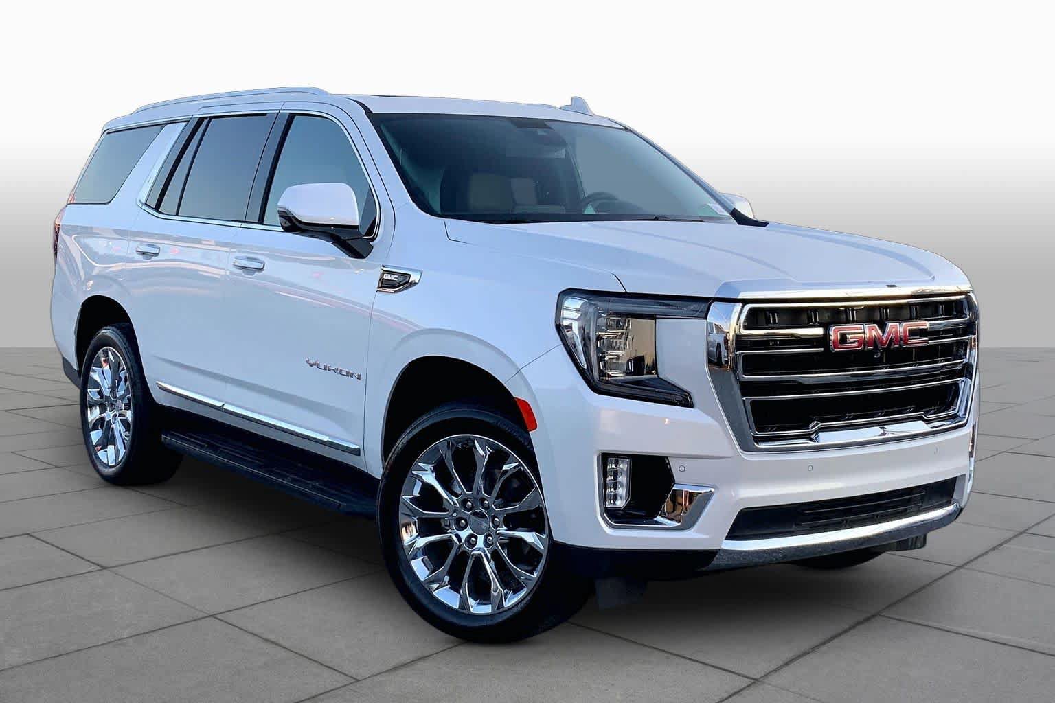 Used 2024 GMC Yukon SLT w/ SLT Luxury Package RWD image 3
