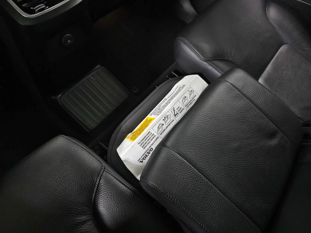 Certified 2024 Volvo XC90 T8 Plus w/ Protection Package Premier AWD/4WD image 36