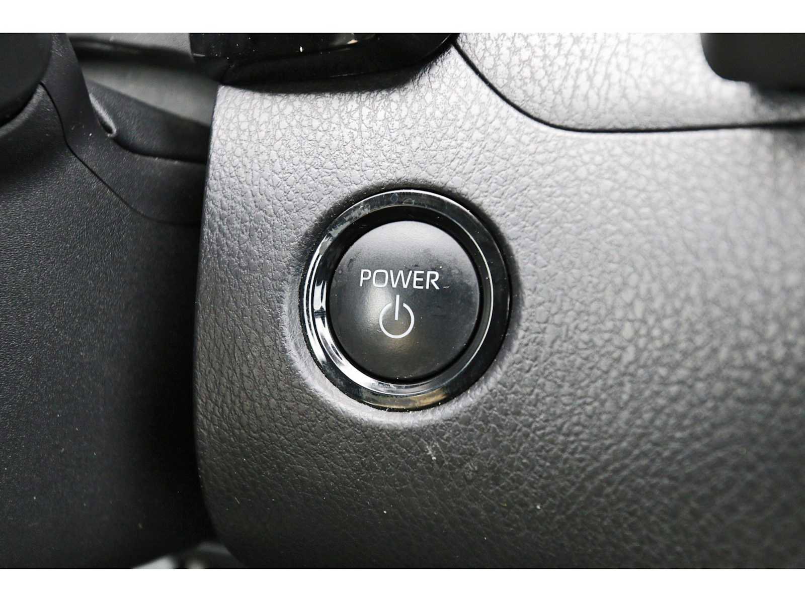 Used 2025 Toyota Camry SE w/ Convenience Package image 26