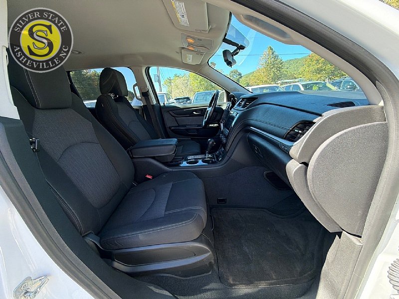 Used 2017 Chevrolet Traverse LT FWD image 17