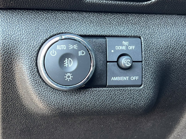 Used 2017 Chevrolet Traverse LT w/ Style and Technology Package FWD image 18