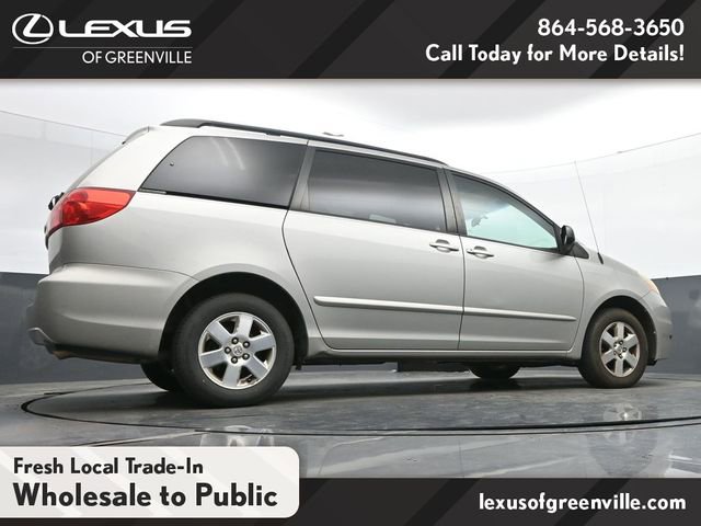 Used 2010 Toyota Sienna LE image 12