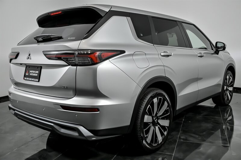 New 2025 Mitsubishi Outlander SE AWD/4WD image 8