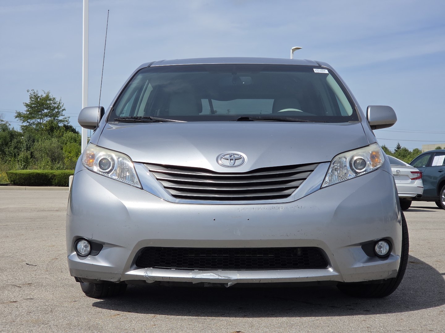 Used 2013 Toyota Sienna XLE FWD image 11