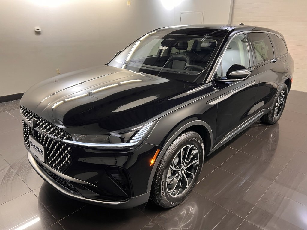 Used 2026 Lincoln Nautilus Premier w/ Equipment Group 102A image 3