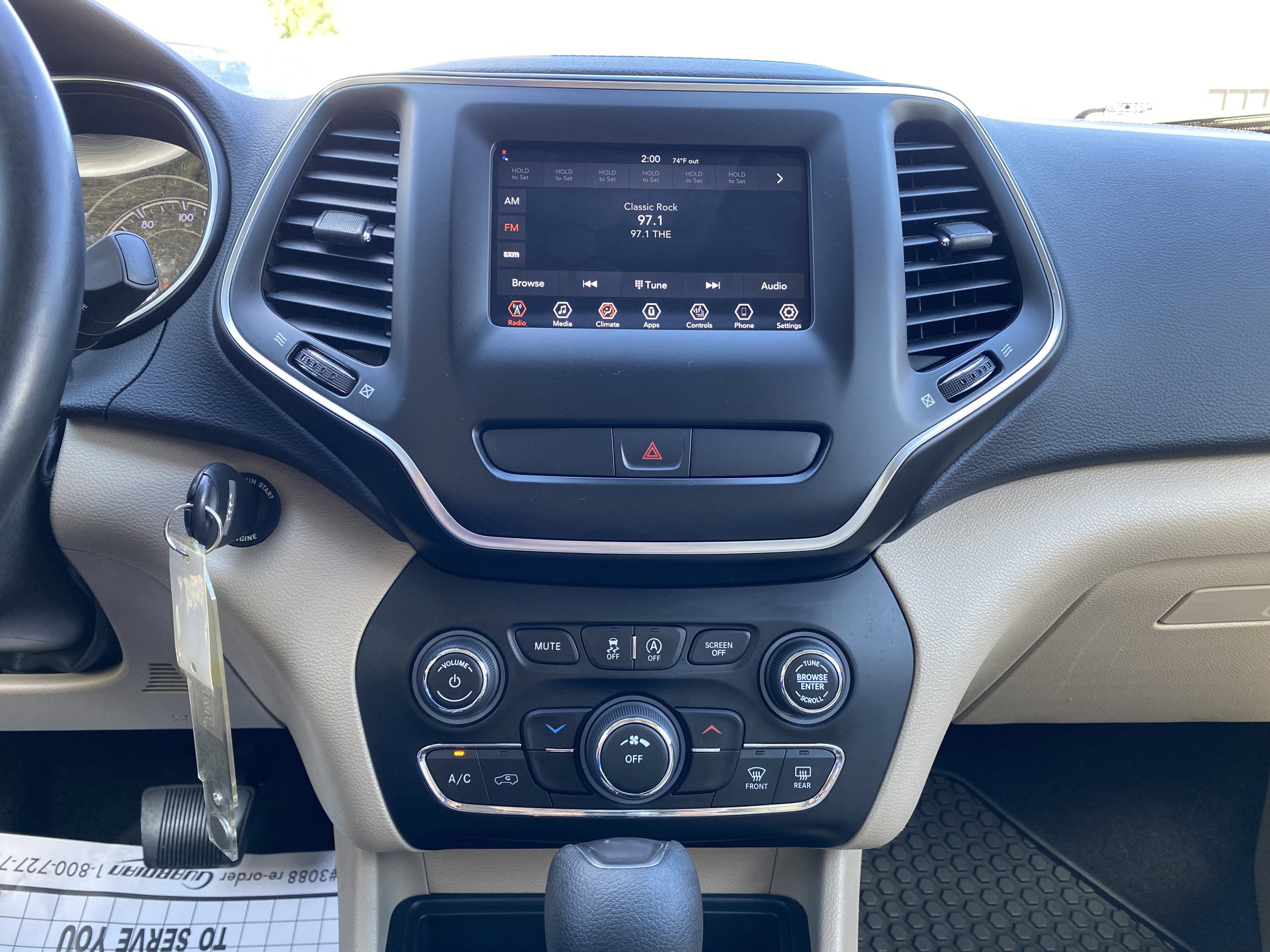 Used 2020 Jeep Cherokee Latitude w/ Cold Weather Group image 25