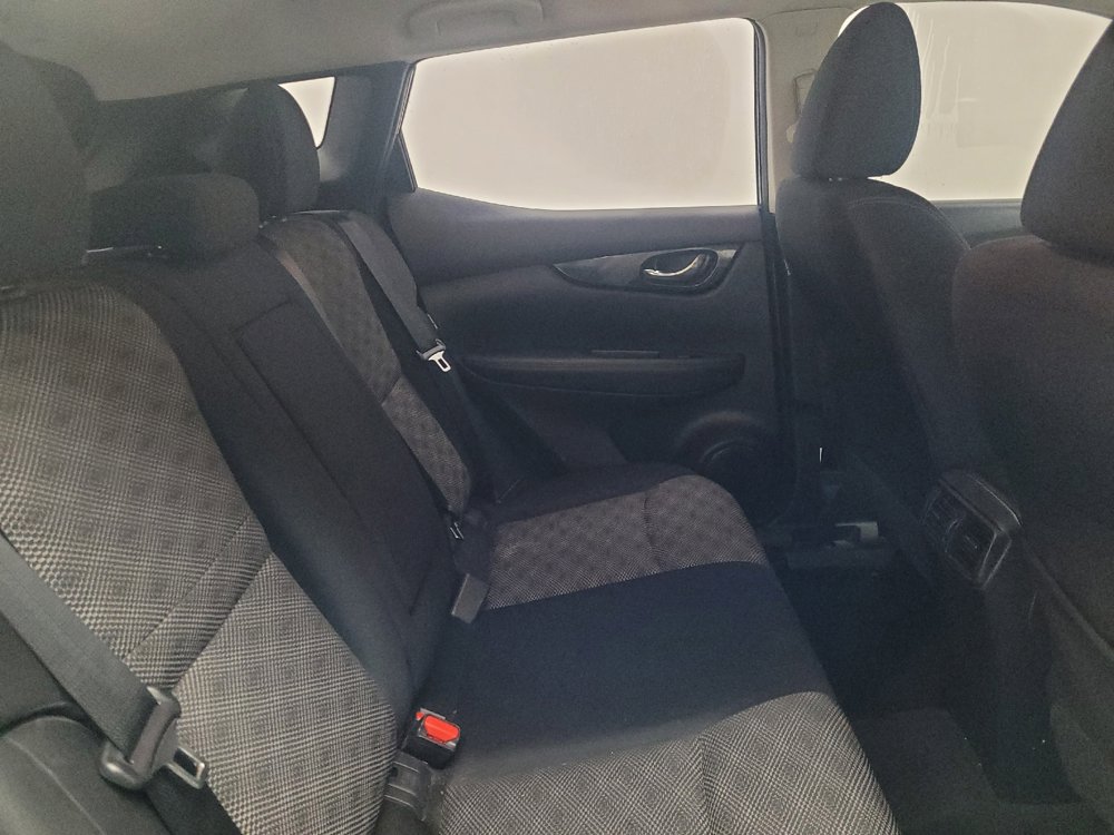 Used 2021 Nissan Rogue Sport SV FWD image 19