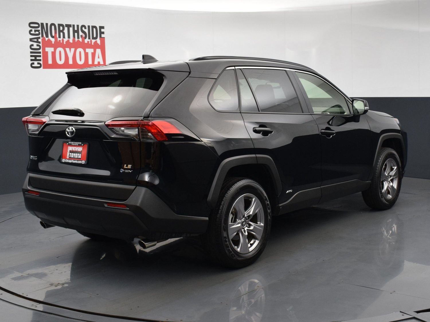 Used 2025 Toyota RAV4 LE AWD/4WD image 4