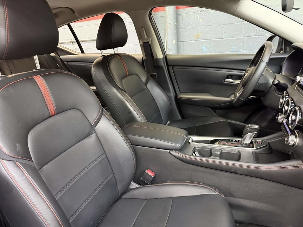 Used 2025 Nissan Sentra SR w/ SR Premium Package FWD image 22
