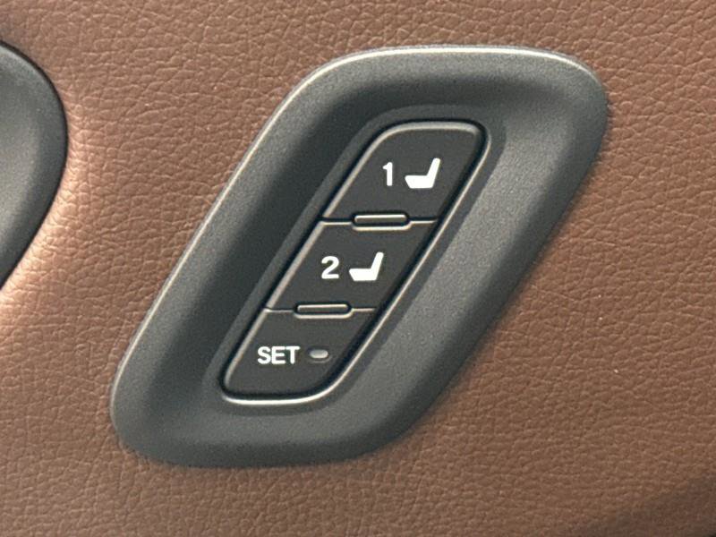 Used 2025 Honda Pilot Elite image 39