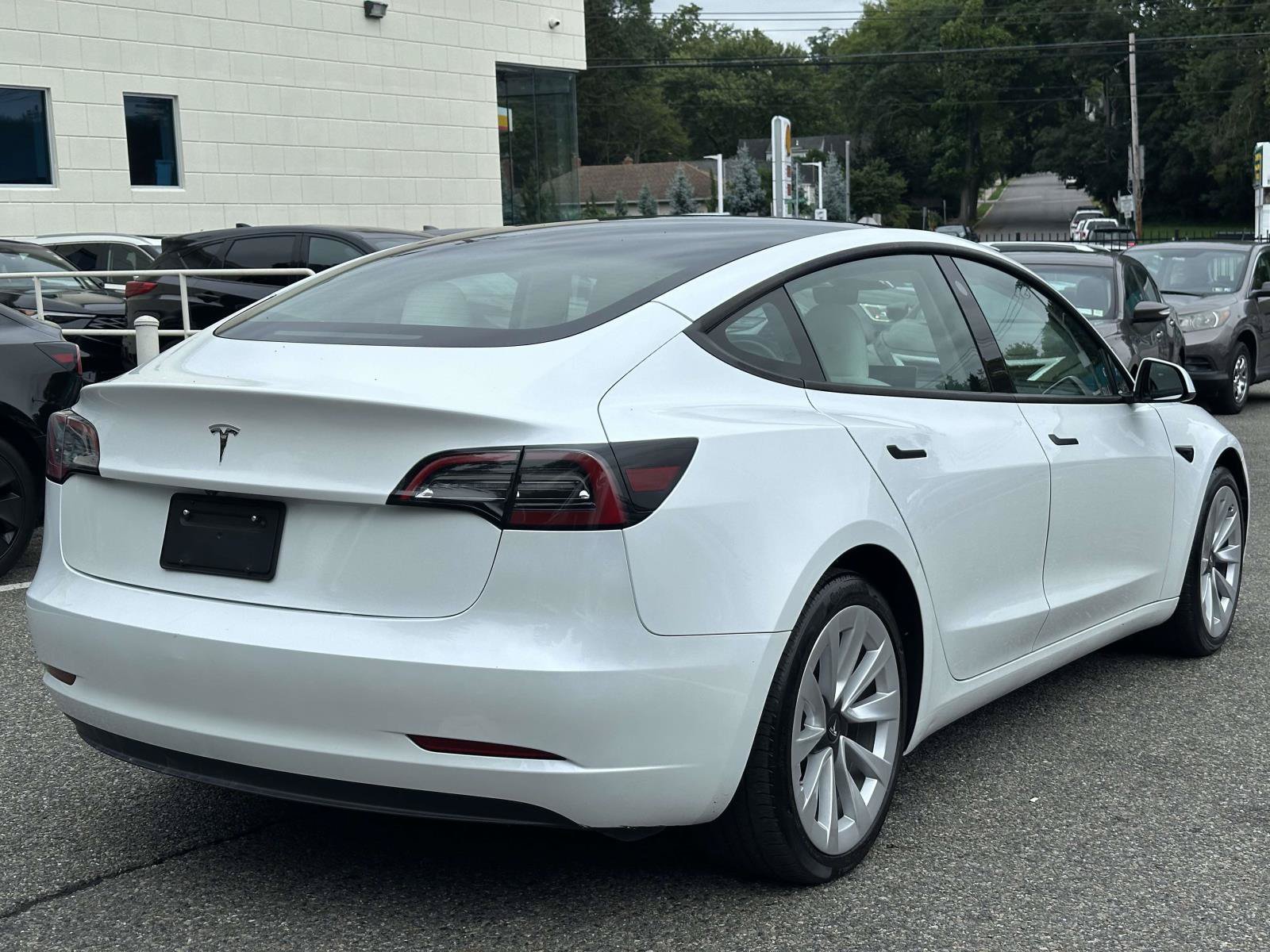Used 2023 Tesla Model 3 Standard Range RWD image 3