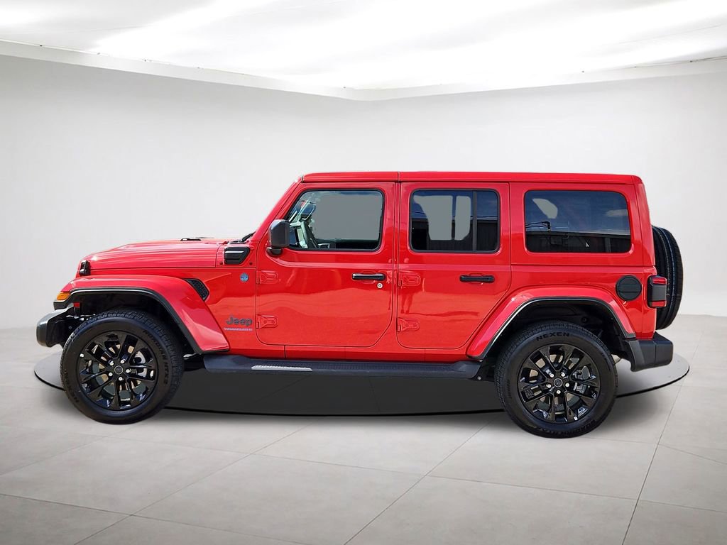 Used 2025 Jeep Wrangler Unlimited Sahara AWD/4WD image 4