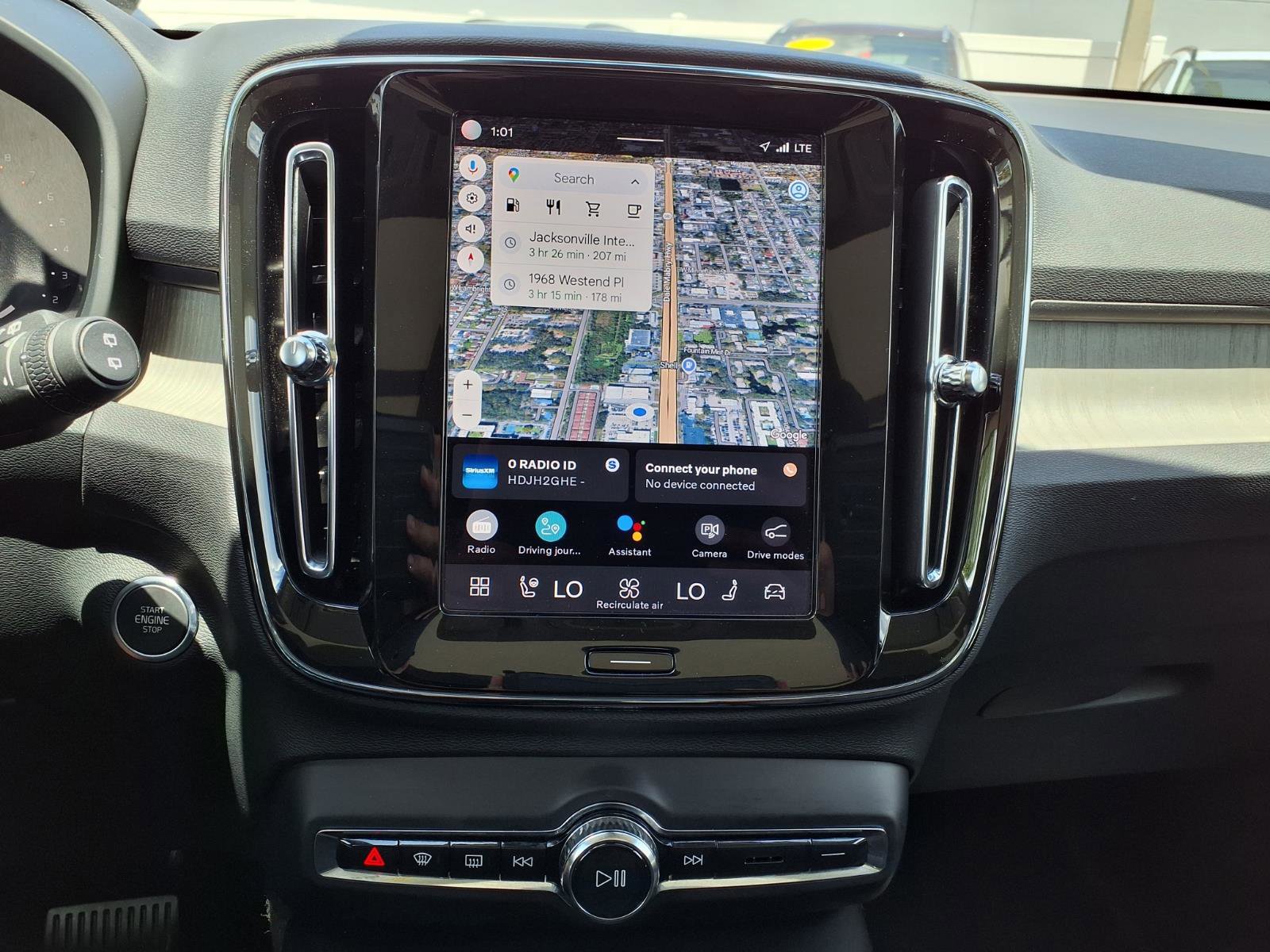 Certified 2025 Volvo XC40 B5 Core AWD/4WD image 26