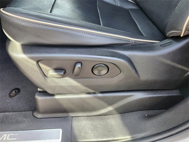 Used 2022 GMC Yukon SLT w/ SLT Premium Package image 21