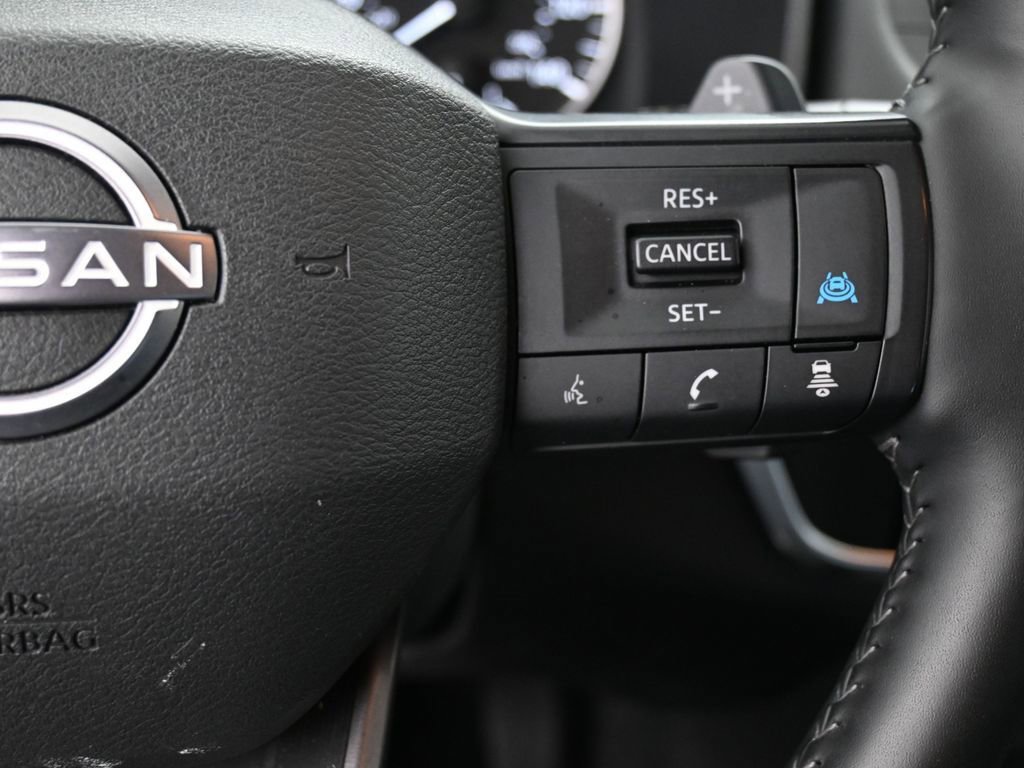 Used 2025 Nissan Rogue SV AWD/4WD image 41