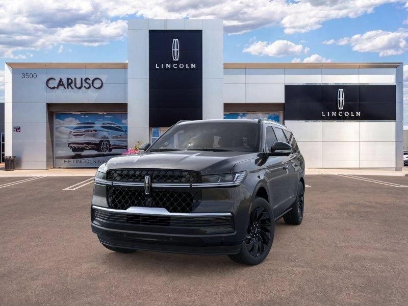 New 2026 Lincoln Navigator Reserve w/ Jet Appearance Package AWD/4WD image 2