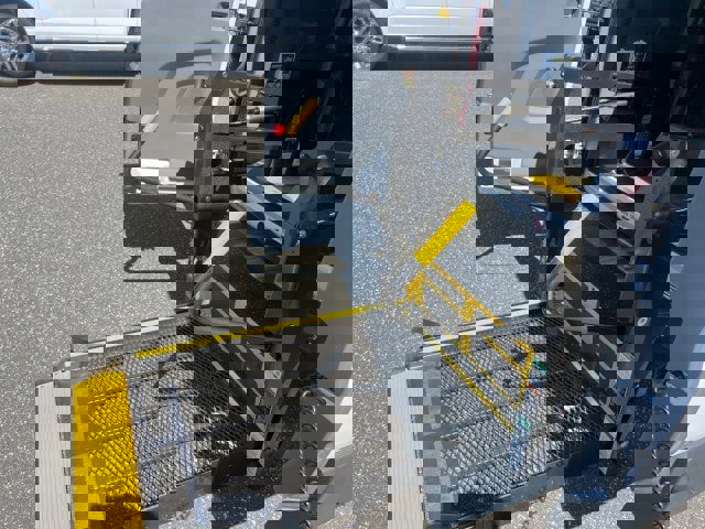 Used 2017 Ford Transit 350 XL image 9