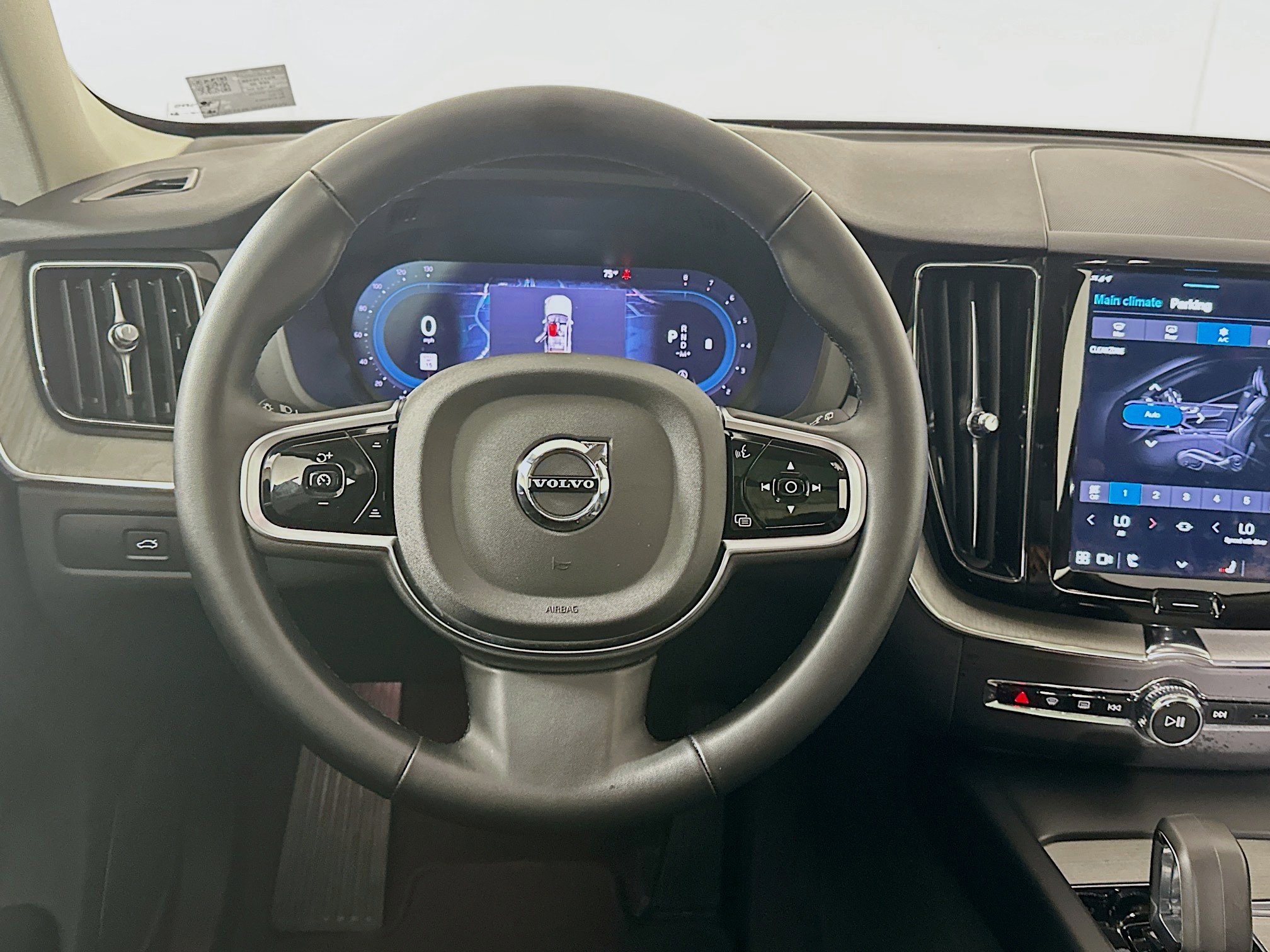 Used 2025 Volvo XC60 B5 Plus w/ Climate Package image 17