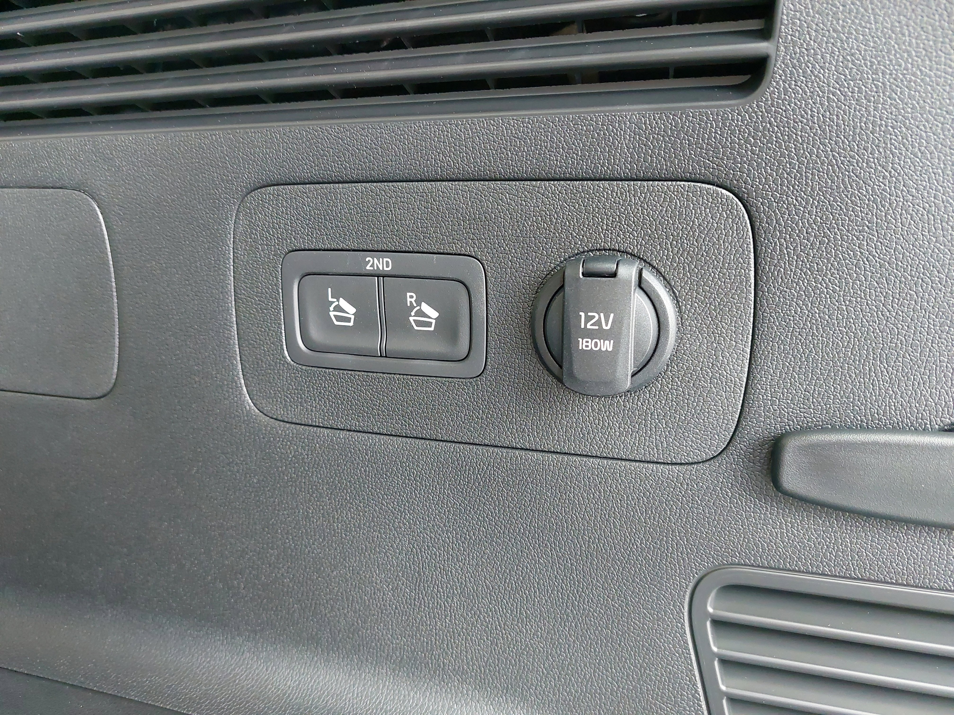 New 2025 Kia Sorento S w/ Panoramic Sunroof Package image 13