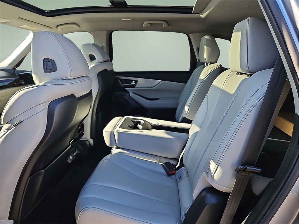 Certified 2023 Acura MDX FWD w/ Technology Package image 11
