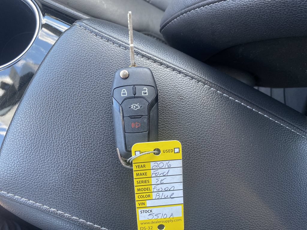 Used 2016 Ford Fusion SE w/ Equipment Group 202A FWD image 18