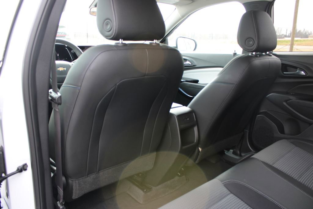 Used 2025 Chevrolet Trax LT image 22