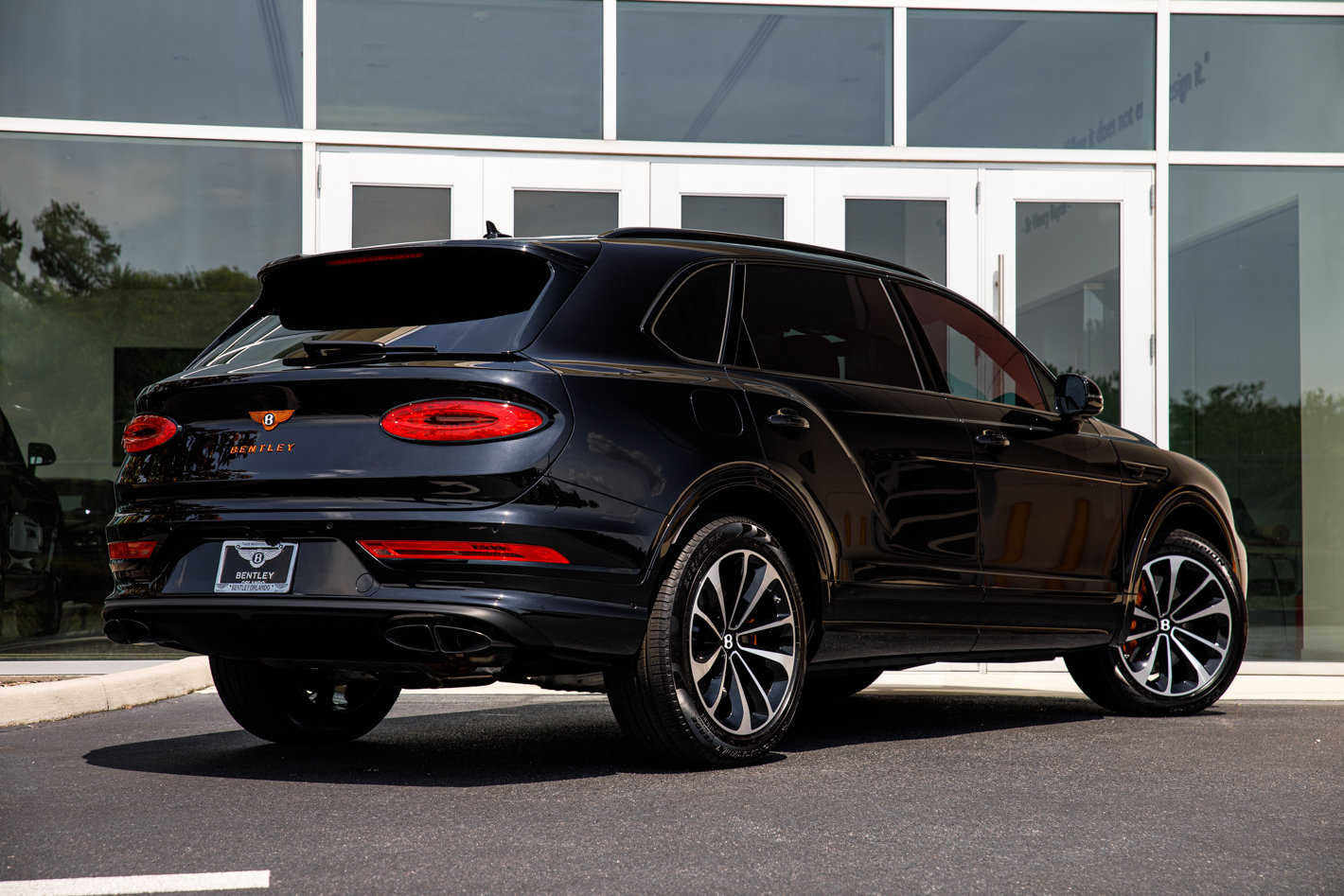 Certified 2023 Bentley Bentayga Extended Wheelbase AWD/4WD image 19