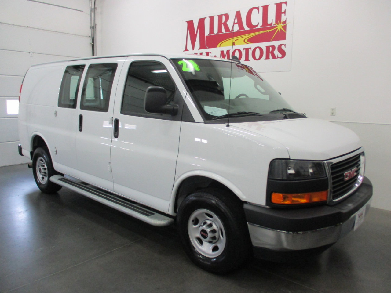 Used 2024 GMC Savana 2500 w/ Driver Convenience Package image 1