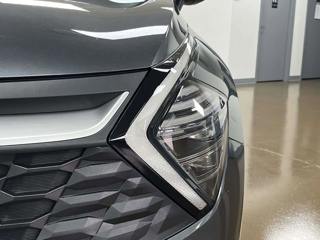 Used 2024 Kia Sportage LX image 11