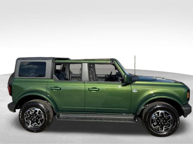 Used 2025 Ford Bronco Outer Banks image 9