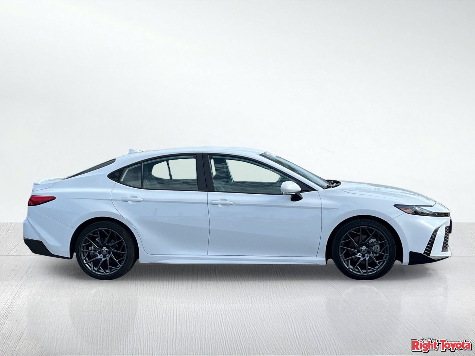Used 2026 Toyota Camry SE FWD image 8