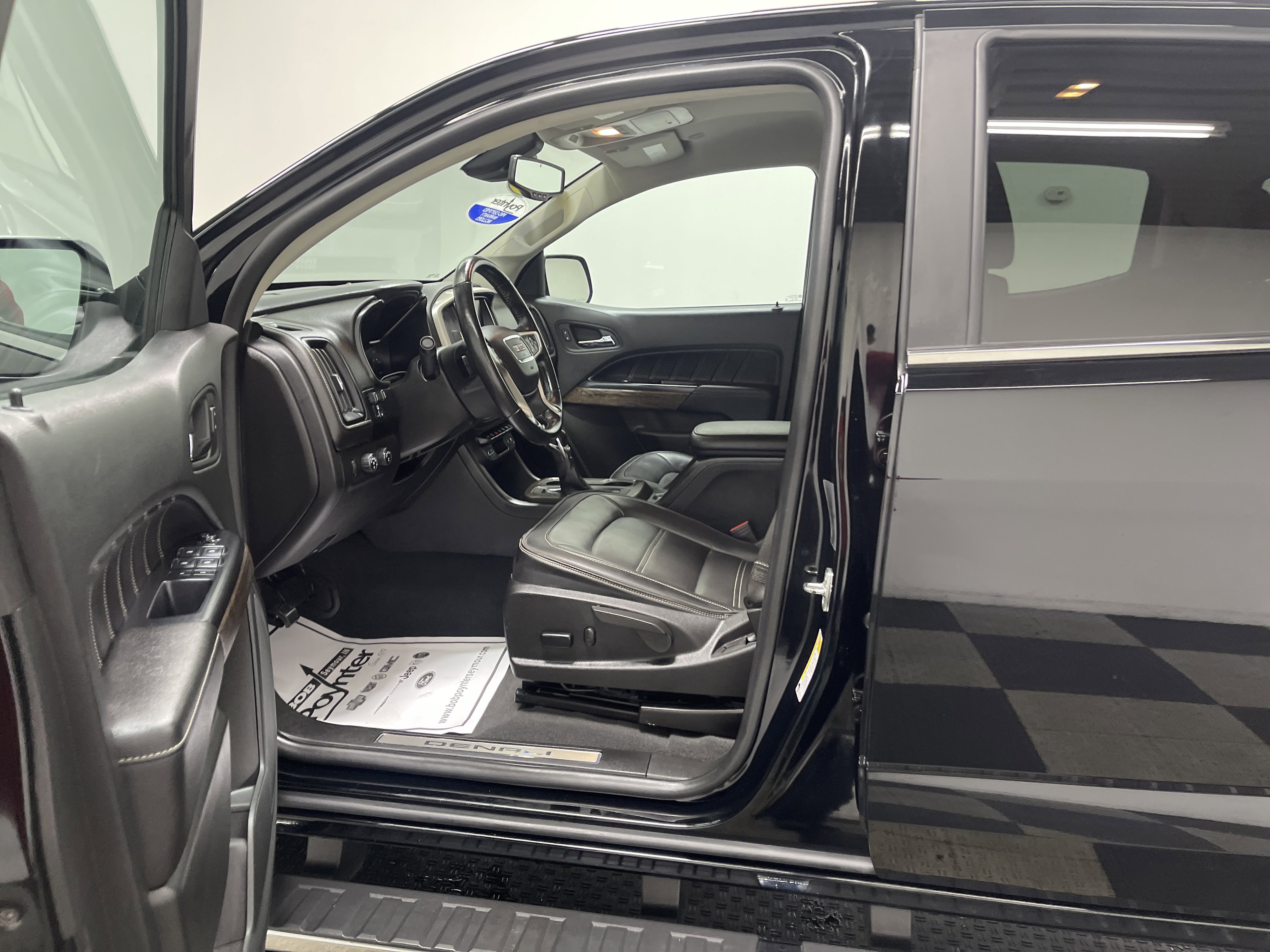 Used 2022 GMC Canyon Denali image 9