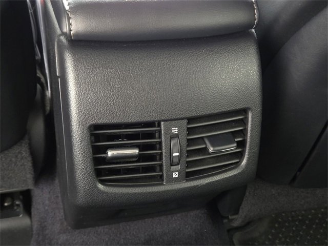 Used 2013 Lexus ES 300h w/ Luxury Pkg image 16