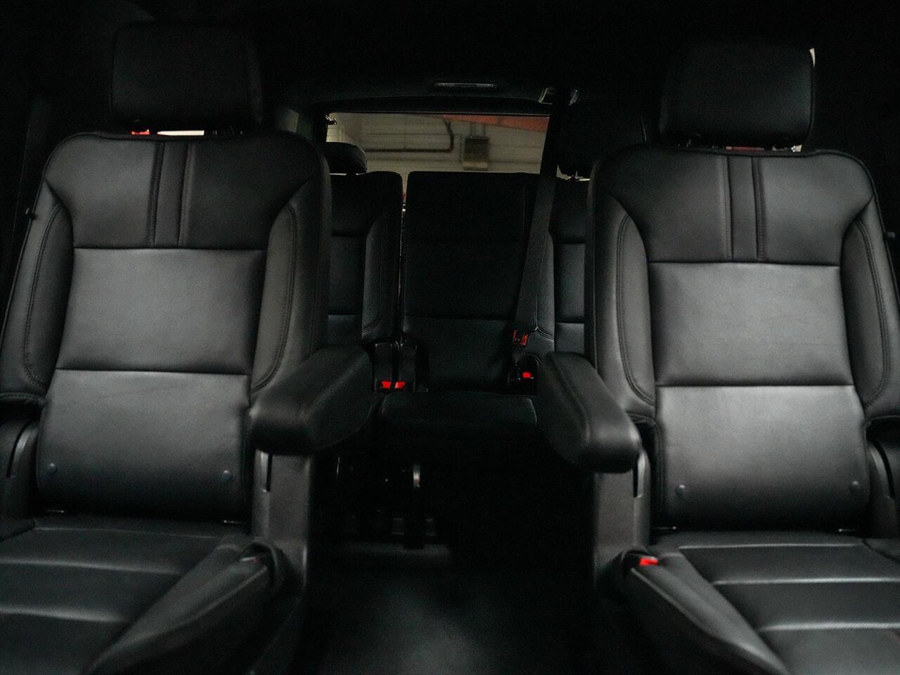 Used 2022 Chevrolet Tahoe RST w/ Luxury Package AWD/4WD image 32