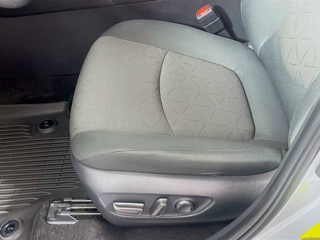 Used 2023 Toyota RAV4 XLE AWD/4WD image 20