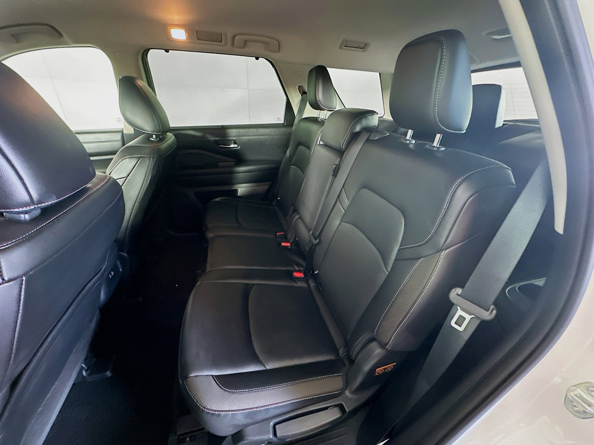 Used 2024 Nissan Pathfinder SL FWD image 28