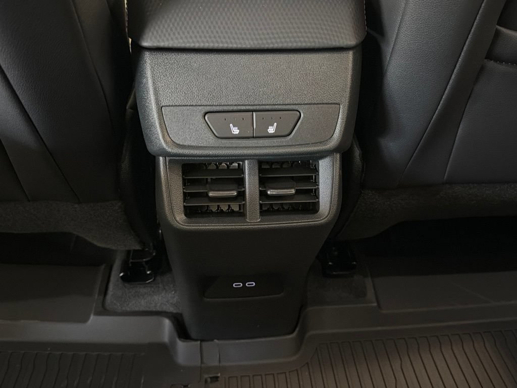 New 2026 Chevrolet Equinox RS w/ Convenience Package III FWD image 31