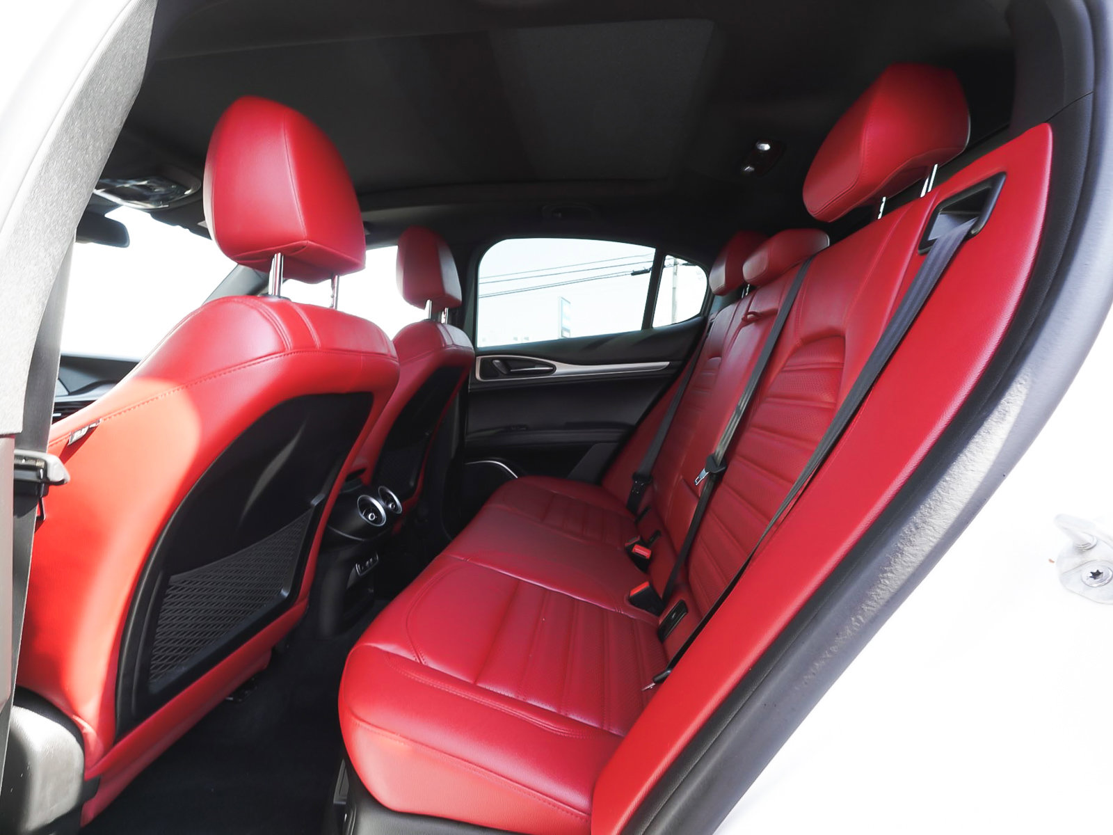 Used 2023 Alfa Romeo Stelvio Veloce image 33