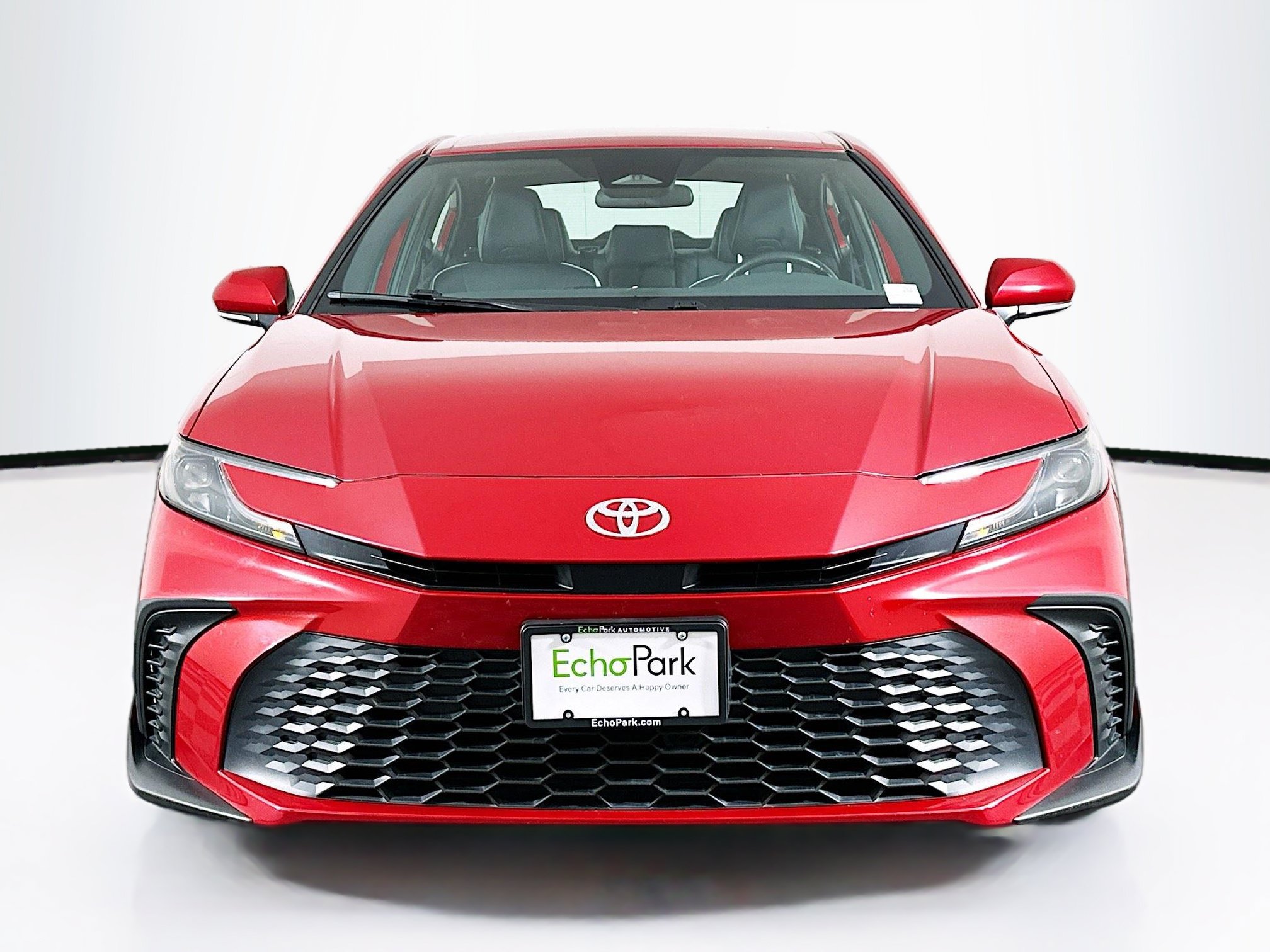 Used 2025 Toyota Camry SE FWD image 2