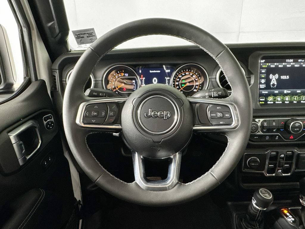 Used 2023 Jeep Gladiator Overland w/ LED Lighting Group AWD/4WD image 11