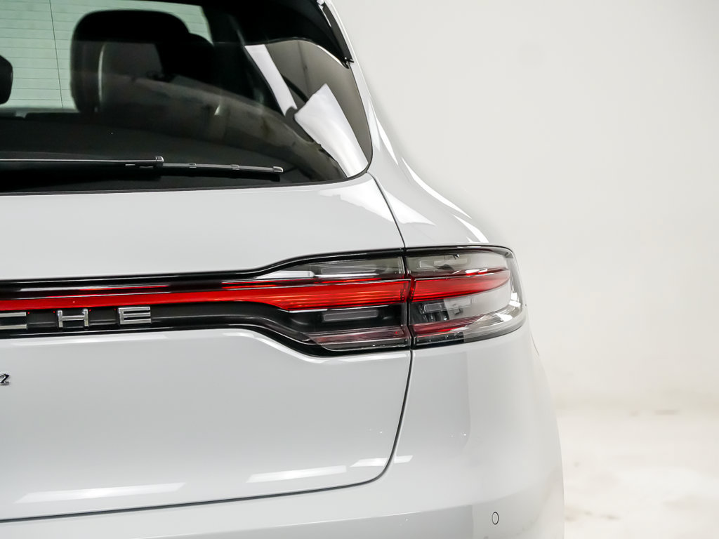 Certified 2024 Porsche Macan AWD/4WD image 12