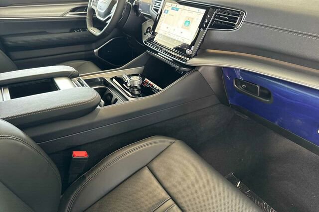 New 2026 Jeep Grand Wagoneer Limited AWD/4WD image 15