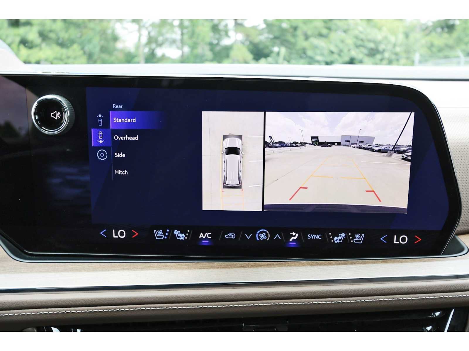 Used 2025 Chevrolet Tahoe High Country AWD/4WD image 25