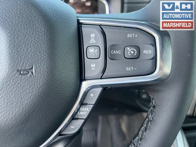 Used 2025 RAM 1500 Laramie AWD/4WD image 23