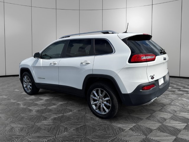 Used 2017 Jeep Cherokee Limited AWD/4WD image 3